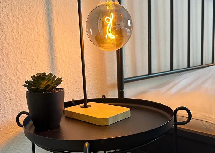 Zentrale Lage Zu Koeln Mitten In Der Natur! *