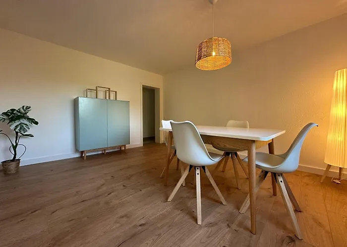 Zentrale Lage Zu Koeln Mitten In Der Natur!