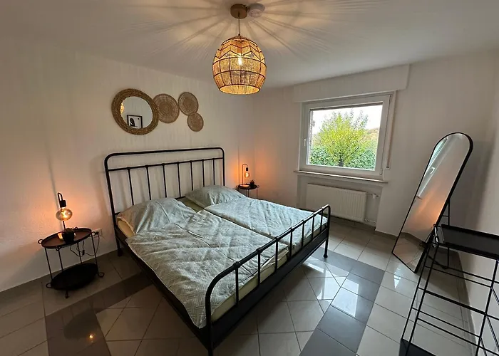 Zentrale Lage Zu Koeln Mitten In Der Natur!