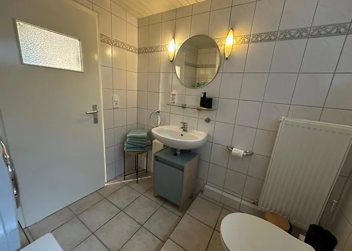 Zentrale Lage Zu Koeln Mitten In Der Natur! *